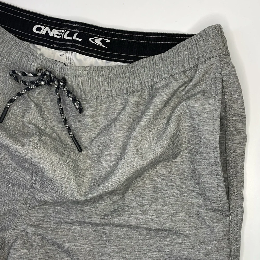 O’Neill men’s Size Medium grey‎ shorts with pockets.